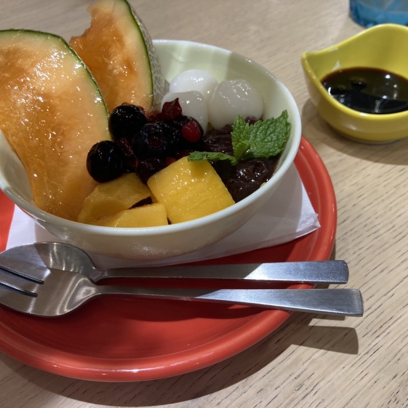 フルーツあんみつ(chawan 新百合ヶ丘エルミロード店)