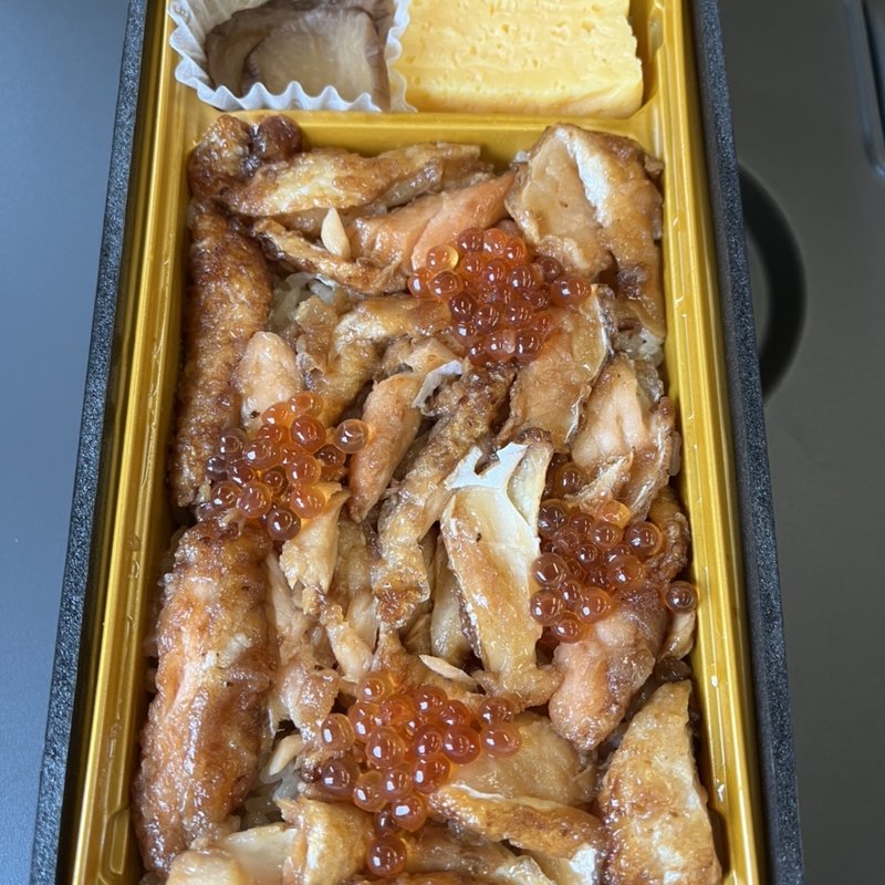 サーモンハラス蒲焼き重(ニューデイズ 秋田中央口 （ＮＥＷＤＡＹＳ）)