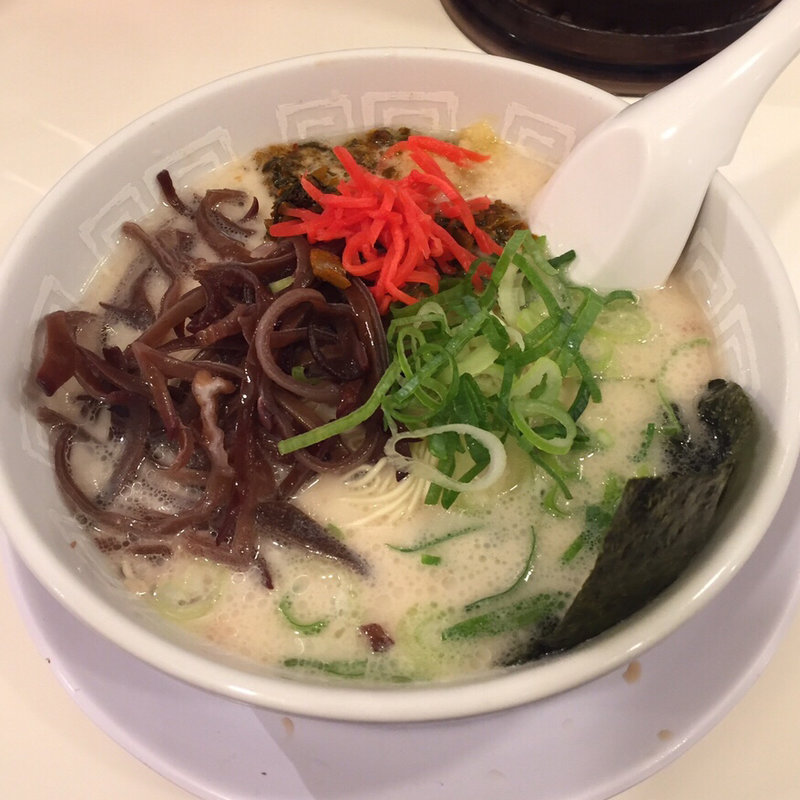 豚骨ラーメン(博多天神 新宿東口店)