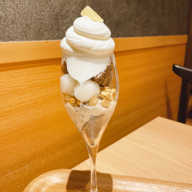 ふわパフェ　ほうじ茶と白桃(京都宇治 茶想もりた園)