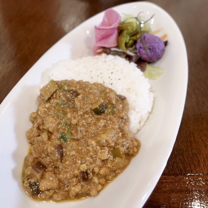 宮古島産黒毛和牛と島野菜のキーマカレー(楽園の果実 （らくえんのかじつ）)