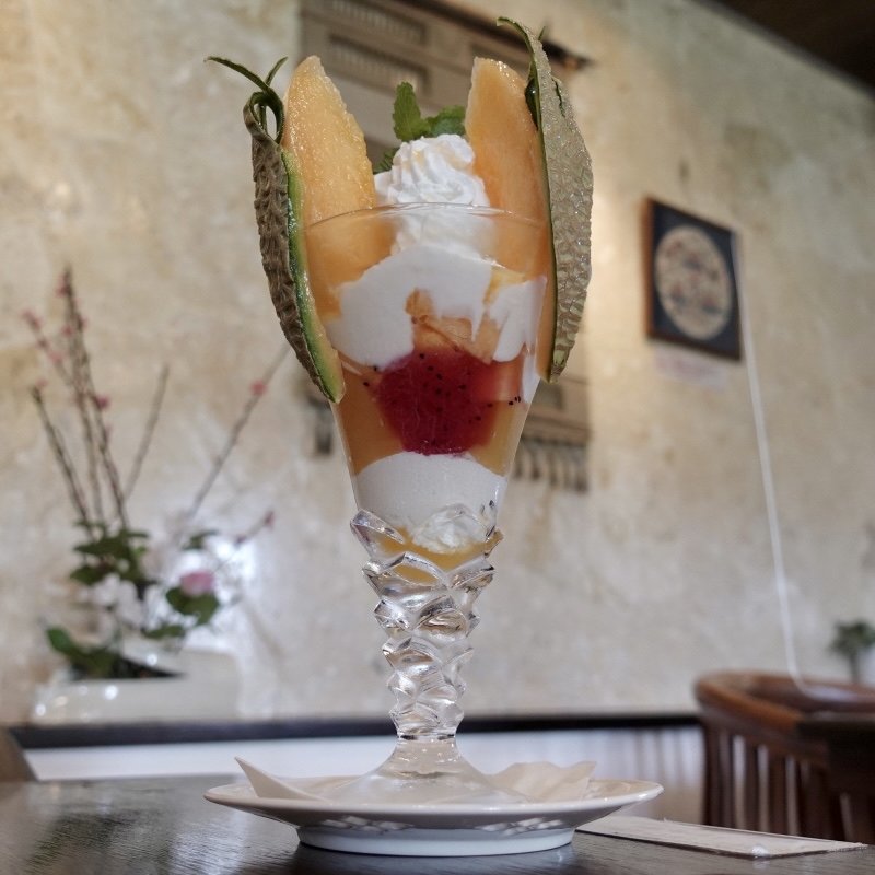 宮古島産メロンパフェ(楽園の果実 （らくえんのかじつ）)