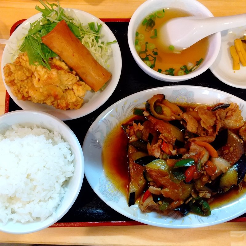 日替り定食（ナスの味噌炒め、唐揚げ、春巻）(もん吉 )