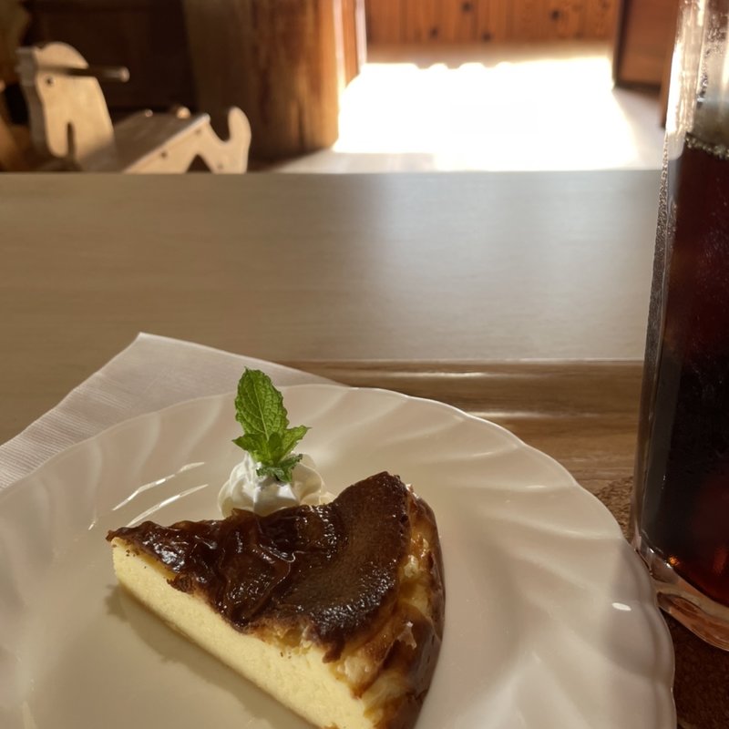 (カフェ トモブチ)