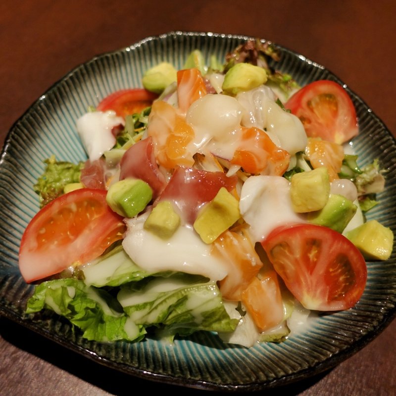 さっパリ海鮮アボカドサラダ(海鮮個室居酒屋 宮本 綱島店)