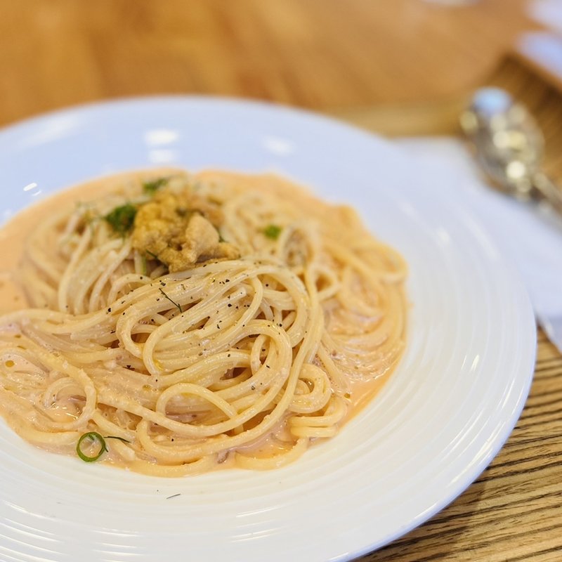 生うにのトマトクリームスパゲッティ(カフェ・ド・ラ・プラス)