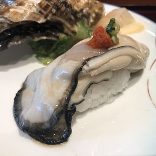 牡蠣のにぎり(亀喜寿司 （かめきずし）)