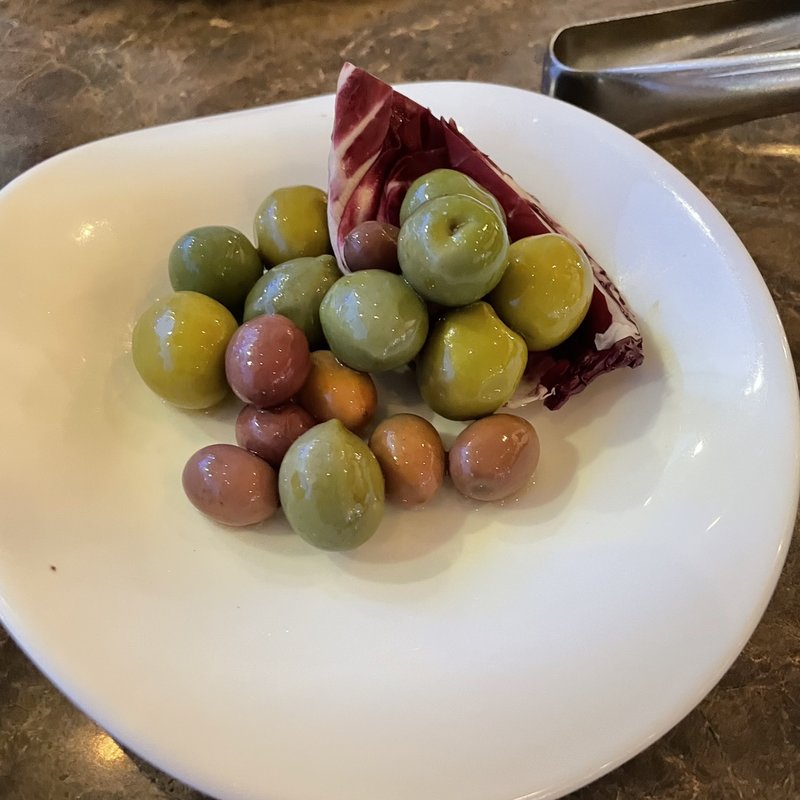 オリーブ盛り合わせ(エトナマーレ 横浜ベイクォーター店)