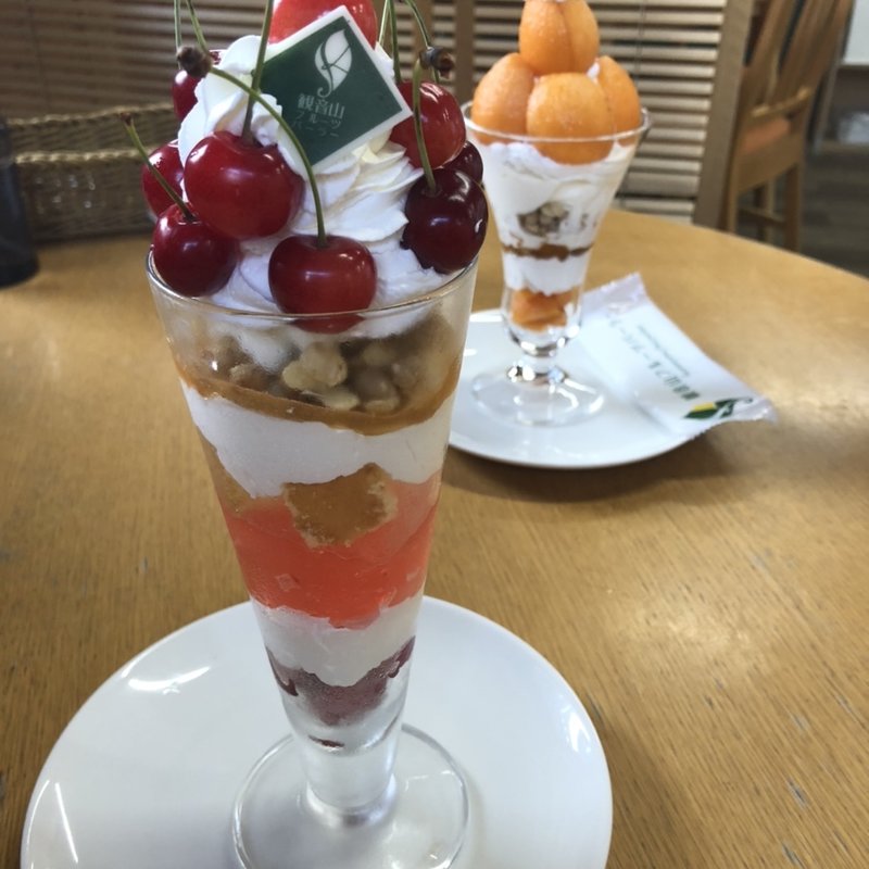 さくらんぼパフェ(観音山フルーツパーラー)
