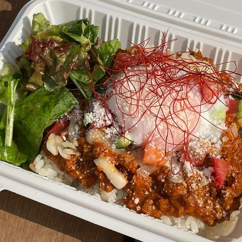 粗挽きビーフの焼きチーズキーマカレー温玉のせ テイクアウト(パームスカフェ 自由が丘店)