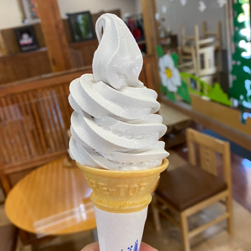 黒豆ソフトクリーム(道の駅　瑞穂の里・さらびき )