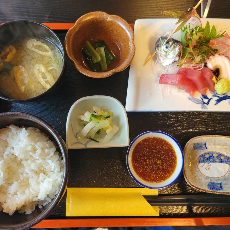本日の刺身定食(魚処 いしまつ)