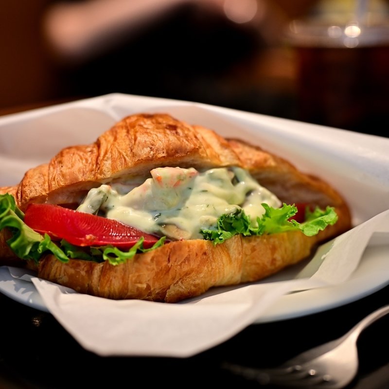 シュリンプアボカド クロワッサンサンド(DEAN & DELUCA カフェ 日本橋高島屋 S.C.)