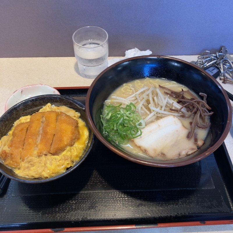 金平セット(九州ラーメン金平)