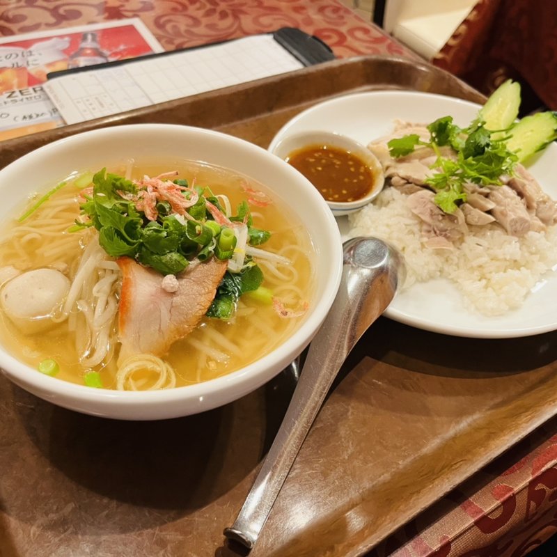 カオマンガイとバーミー(スクンビット･ソイ･トンロー東京八重洲店)