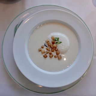ジャガイモの冷製スープ(ブノワ （BENOIT）)