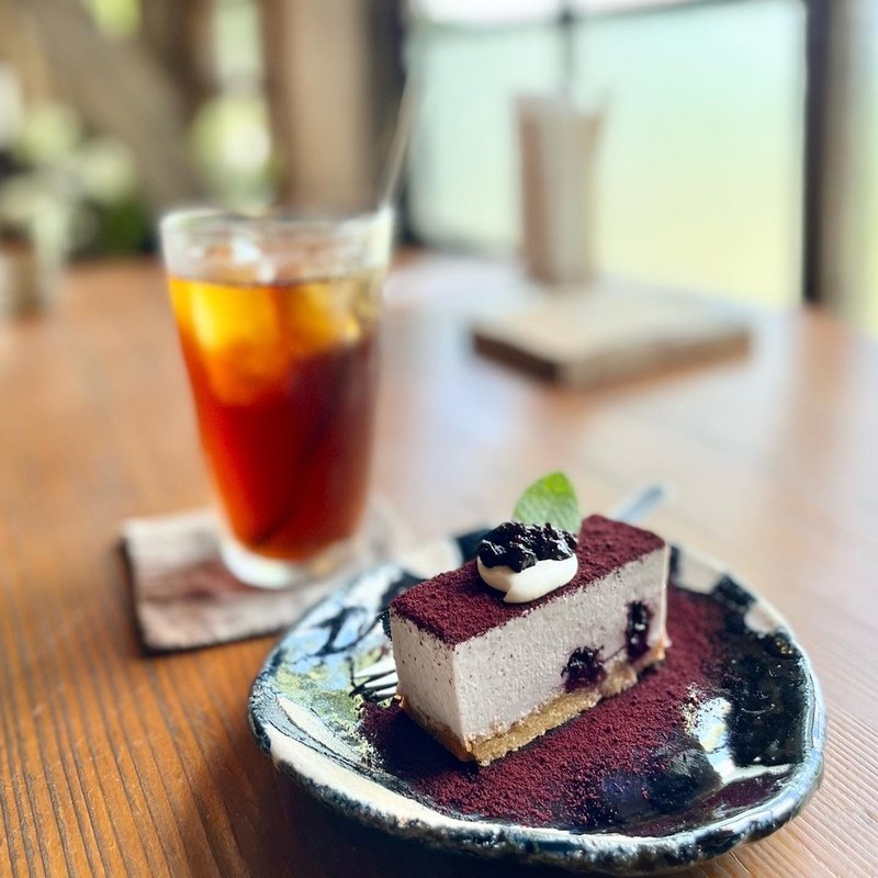 ナツハゼのレアチーズケーキ(みはらしカフェtent)