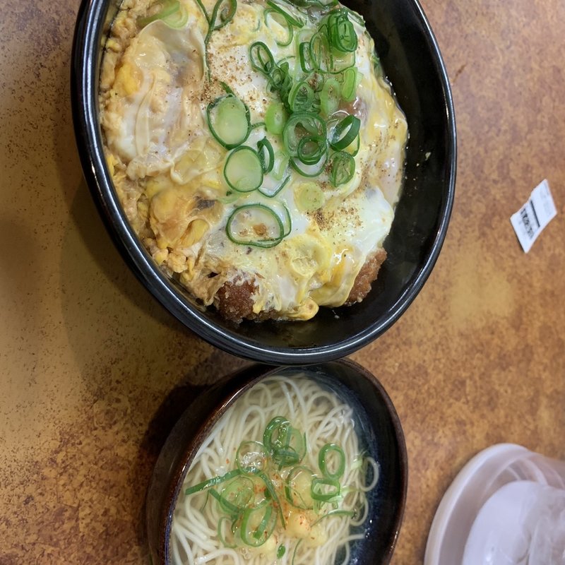 (かつ丼 吉兵衛 三宮本店)