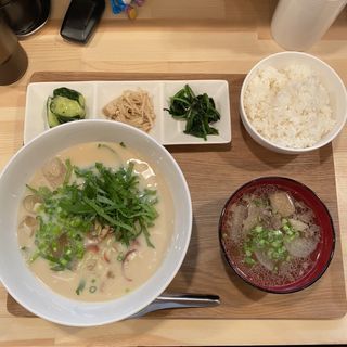 鯖と豆乳の冷やし素麺(ふゆゆ食堂)