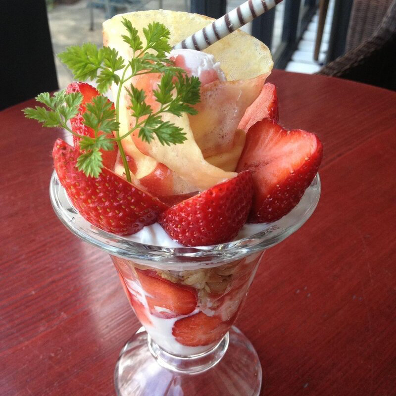 あまおうとマスカルポーネアイスのparfait(カフェドラパン)