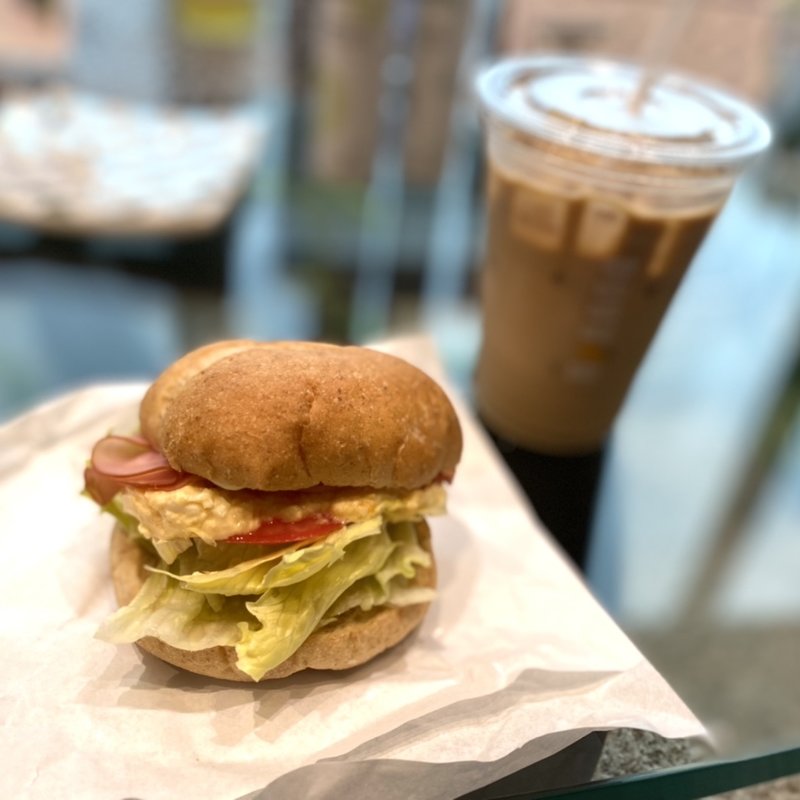 朝カフェセットA玉子ハムサラダ＋アイスカフェオレM(ドトールコーヒーショップ 札幌狸小路店)