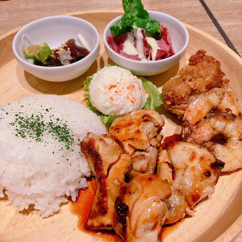 贅沢フリフリチキンランチプレート(世界のビール博物館 東京スカイツリータウン・ソラマチ店)