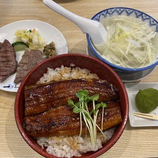 うな丼と牛たん焼定食(食べ比べ)(仙壺たんや　利休)