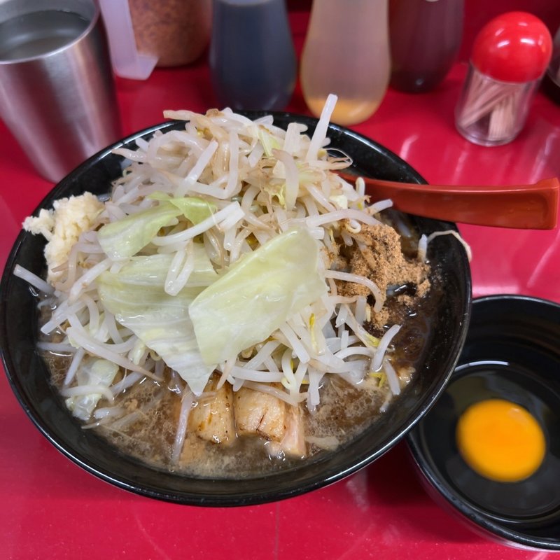 豚ラーメン小＋生たまご(バカみたいに愛してた )