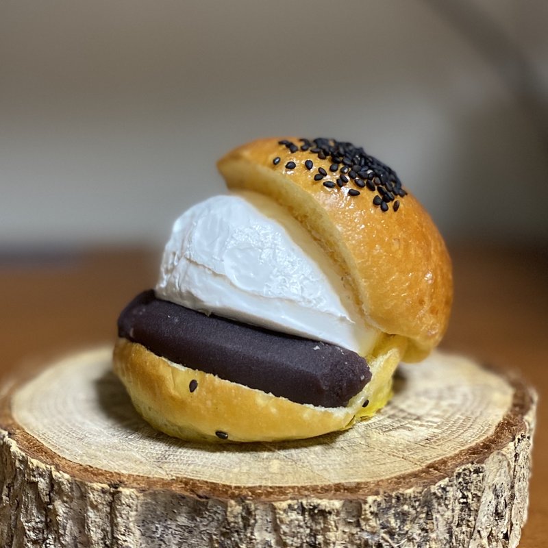 あんトッツォ(こしあん)(こころにあまいあんぱんや JR名古屋店 )