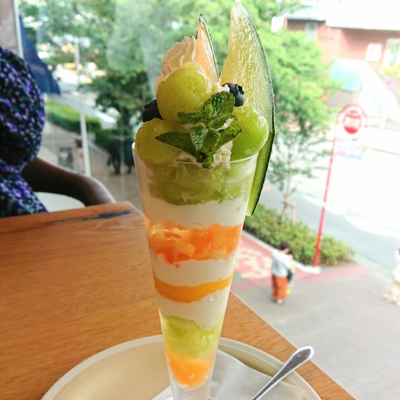 ダブルメロンパフェ(キハチ カフェ 東急百貨店たまプラーザ)の