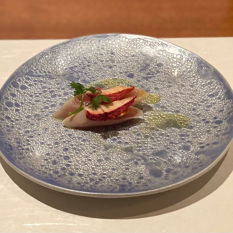 ブレノワールささみと柑橘果汁で酢〆 季節のドライフルーツとともに (焼鳥YAMATO)