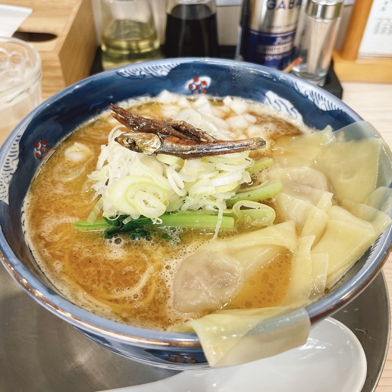 こってり焦がし煮干し牛雲呑麺(ラーメン専科 竹末食堂)