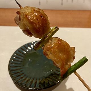 皮付きせせり、大蒜の芽×ホタルイカ醤油(焼鳥YAMATO)