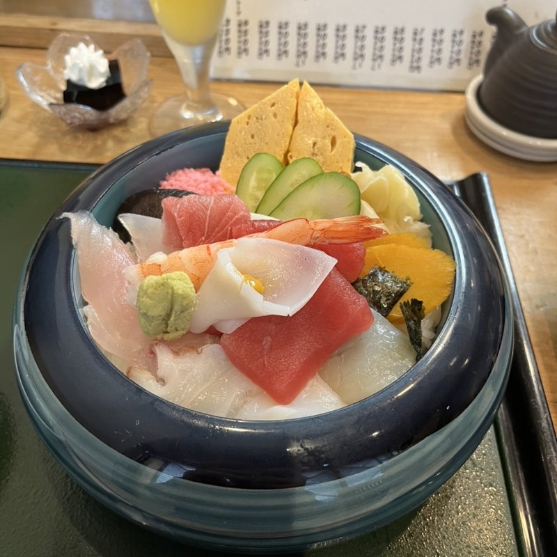 ちらし大盛り(あら井鮨総本店)