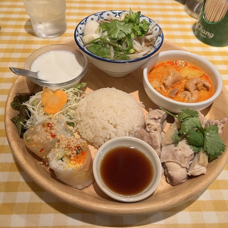 マイルドセット(タイ屋台料理 ティーヌン 銀座ファイブ店)
