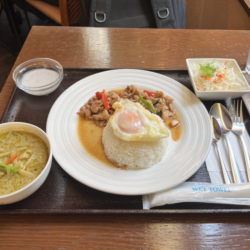 ガパオライス&グリーンカレーランチ(ブア・デ・タイ)
