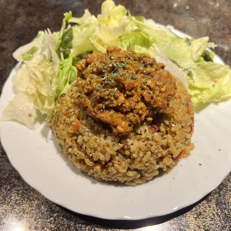 ドライトマトのビリヤニ(試作品)(Bar Hexagone（バーエグザゴーヌ）| ミクソロジーカクテル&日本ワイン)