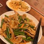 豚肉とニンニク芽のピリ辛炒め(中国料理 かおたん)