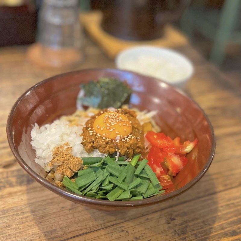 冷やしカレーまぜそば（トッピング:卵黄）(しゅういち 等々力店 )