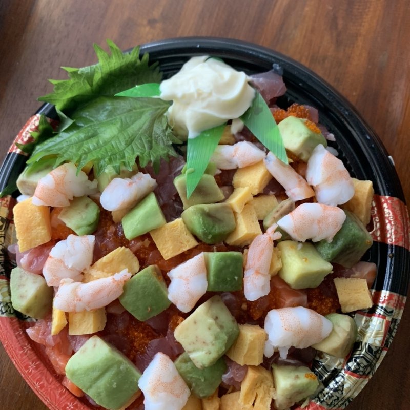 エビアボカド丼(石垣島水産直売所)