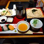 寿司天ぷらセット（冷たいそば）(家族亭 さんちか店)