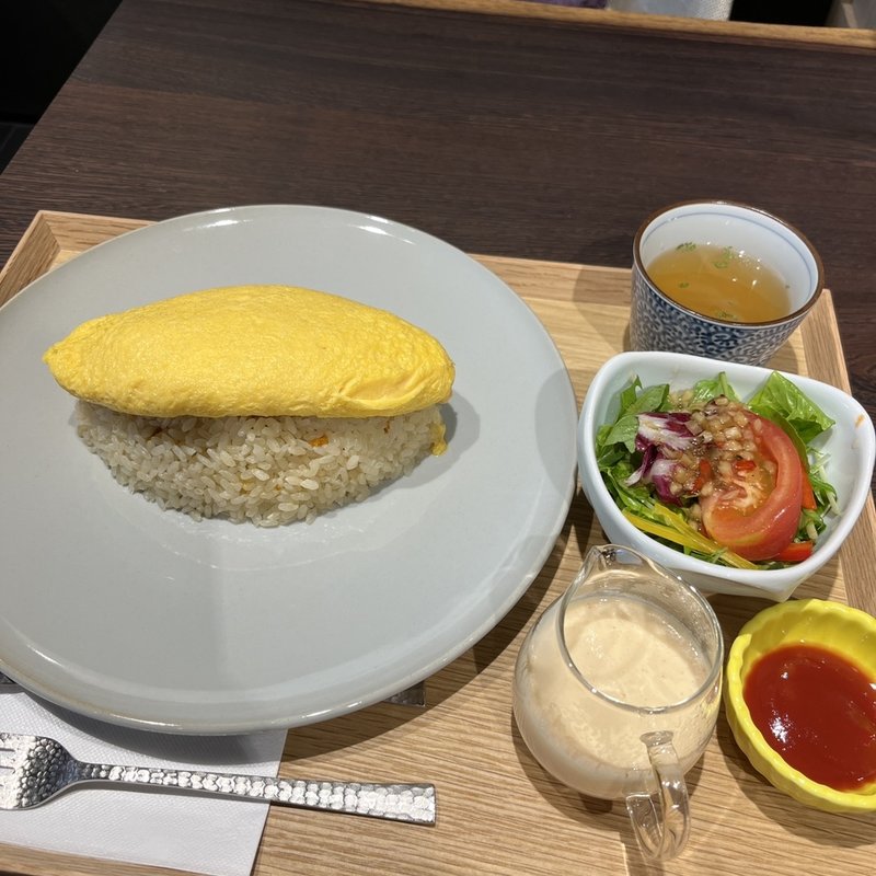 特製オムライス 明太クリームソース(稚加栄茶寮)