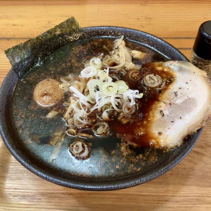 ヒガシマツヤマ　ブラック(中華そば北炎)