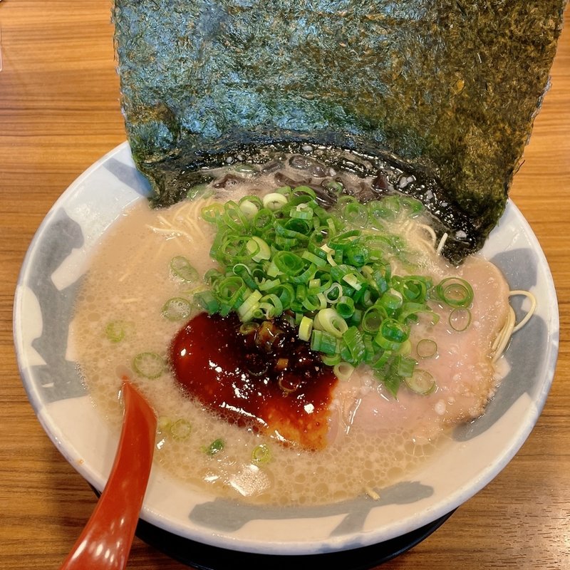 白賀正(神戸豚骨ラーメン 賀正軒 御影店)
