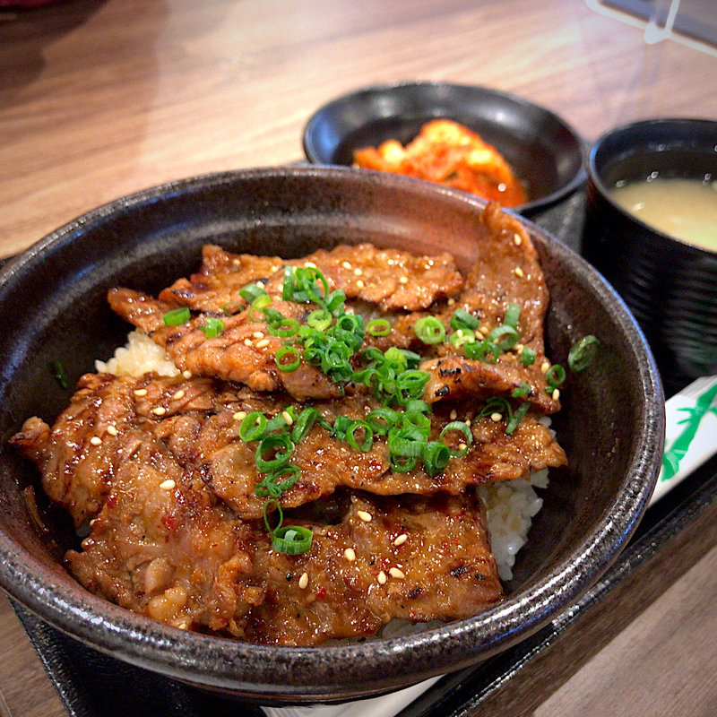 彩美牛カルビ丼(マルハのカルビ丼 イオンモール新利府南館店)