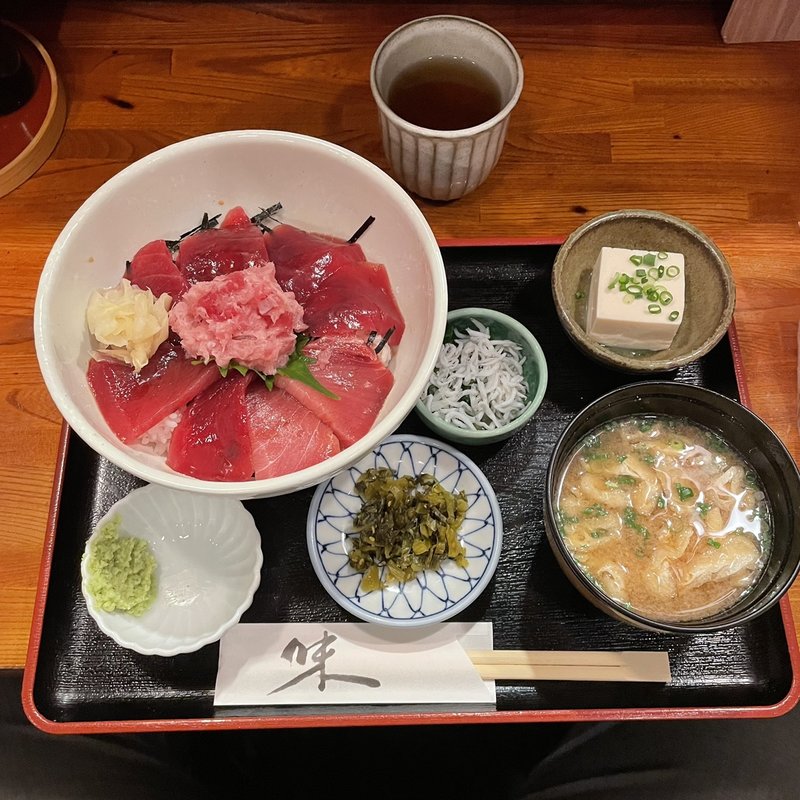 まぐろ丼(割烹 たなか)