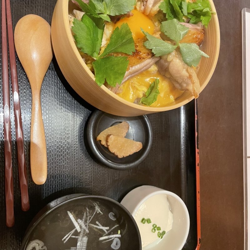 秋田比内地鶏極上親子丼(秋田比内地鶏生産責任者の店　本家あべや 秋田店 )