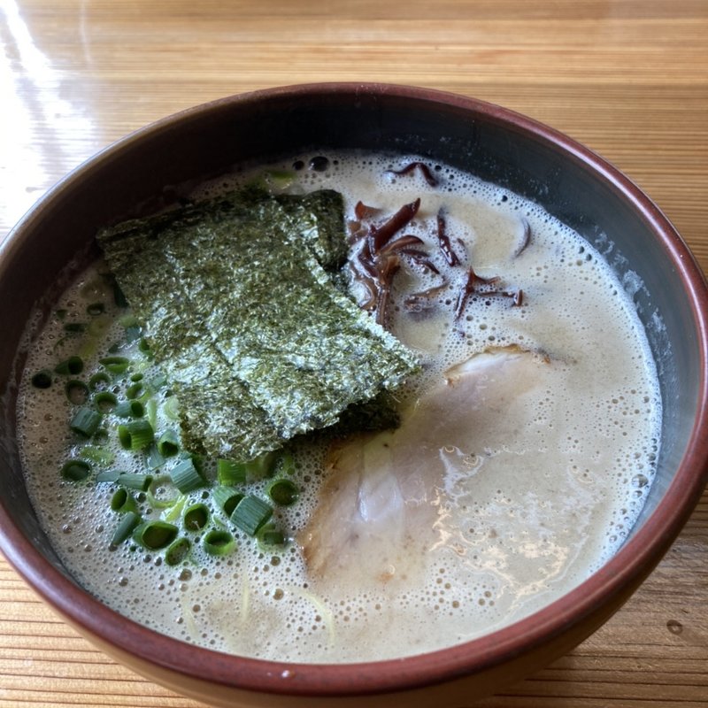 豚骨ラーメン(天池家 （あまいけや）)