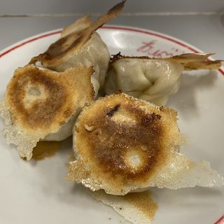 焼き餃子(ギョーザスタンドウーロン)