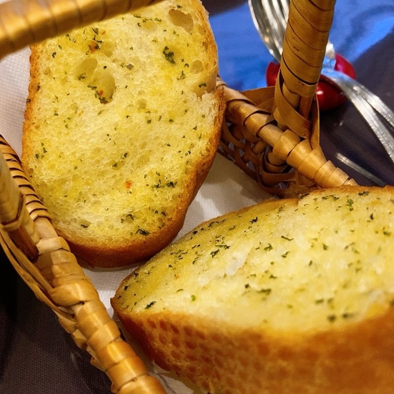 ガーリックトースト(マンジャ・パスタ )